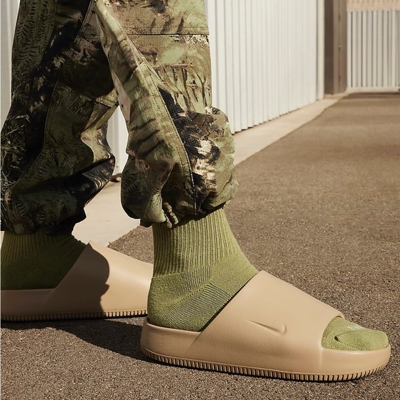 nike calm slides - Picture 2 of 3